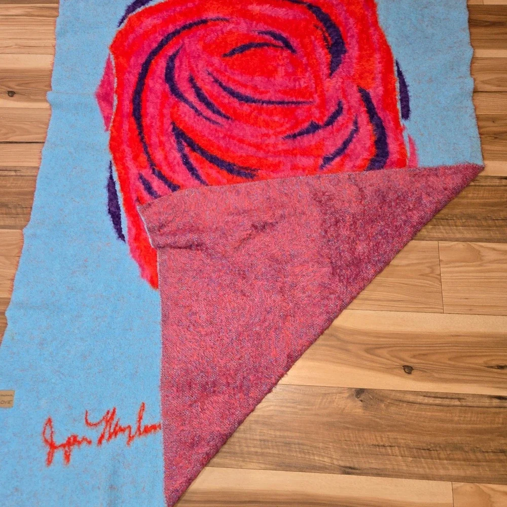 Jumper Maybach x‎ Big Lovie Blanket Cosmic Cotton Candy Cherry Multicolor NWT